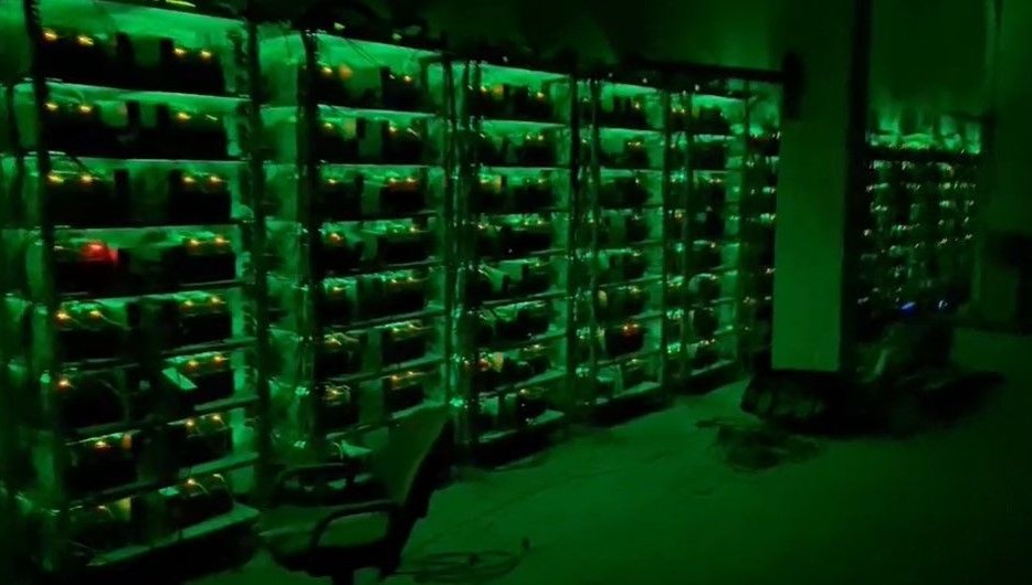 kacak-elektrikle-10-milyonluk-bitcoin-tesisi-iIlI5NAA.jpg