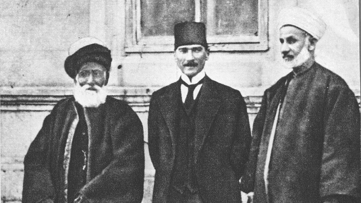 turkiye-cumhuriyetinin-temellerinin-atildigi-sivas-kongresinin-102-yili-ULYJLn4t.jpg