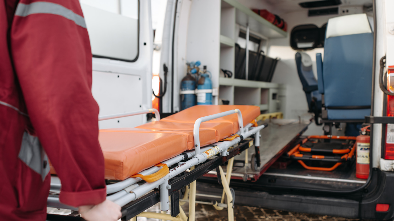 ambulans-surucusu-kendini-otomobile-kilitledi-TKTJxesF.png